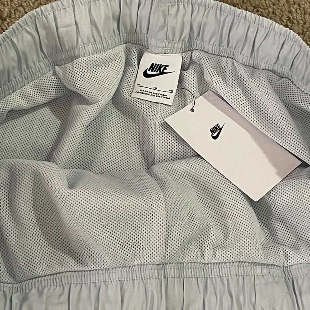 Nike Men's‎ Swim Trunks XL Light Blue Board Shorts Mesh Lined Quick Dry NWT